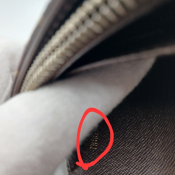 🏷 Louis Vuitton Brown Monogram Wallet – TH1018 - Picture 13 of 13